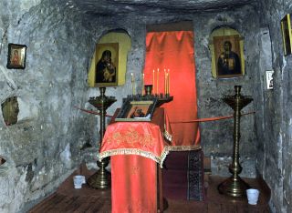 Пещерный храм во имя святого апостола Андрея Первозванного.