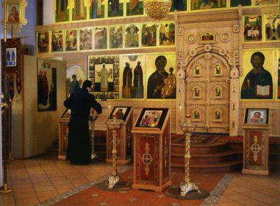 Иконостас надвратной церкви Варницкого монастыря